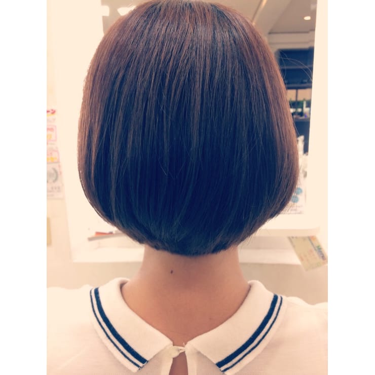 スタイルチェンジ ロングからショートボブ Hair Verde ヘアー ヴェルデ のヘアスタイル 美容院 美容室を予約するなら楽天ビューティ