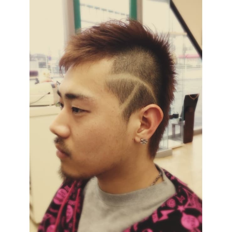 Exile風アシメスタイル Beauty Town ビューティータウン のヘアスタイル 美容院 美容室を予約するなら楽天ビューティ