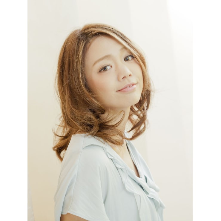 ナチュラル ミディアムパーマ Autre By Fuga Hair オートルバイフーガヘア のヘアスタイル 美容院 美容室を予約するなら楽天ビューティ