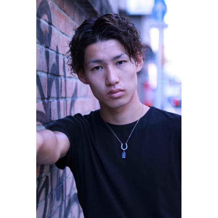Shift 三代目風艶セクシーセンターパート Mens Onlysalon Shift メンズオンリーサロンシフト のヘアスタイル 美容院 美容室を予約するなら楽天ビューティ