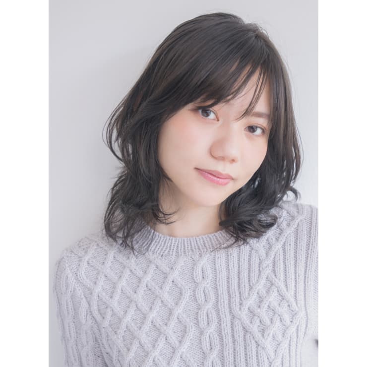 伸ばしかけ大人くびれミディアムパーマ Anti アンティ のヘアスタイル 美容院 美容室を予約するなら楽天ビューティ