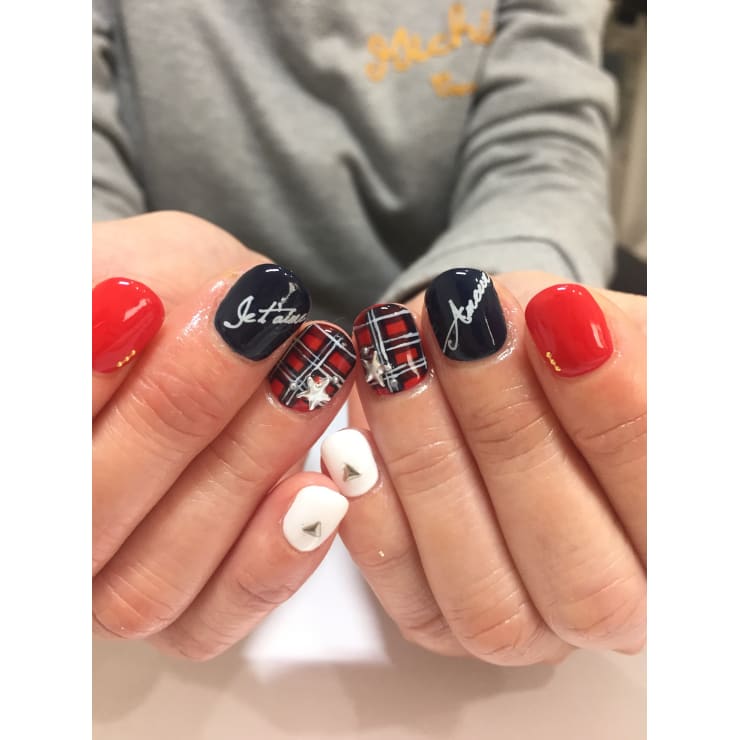 ガーリーなチェックネイル Nail Salon Macaron ネイルサロンマカロン のネイルデザイン ネイル まつげサロン を予約するなら楽天ビューティ