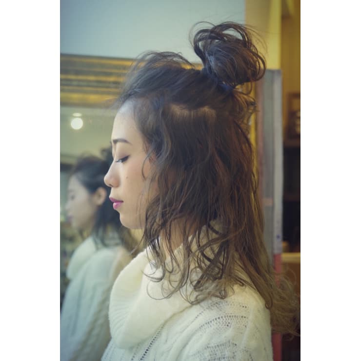 お団子 X 波ウェーブ X 大人のヘアアレンジ くせ毛に特化した髪質改善サロン Sora クセゲニトッカシタカミシツカイゼンサロン ソラ のヘアスタイル 美容院 美容室を予約するなら楽天ビューティ