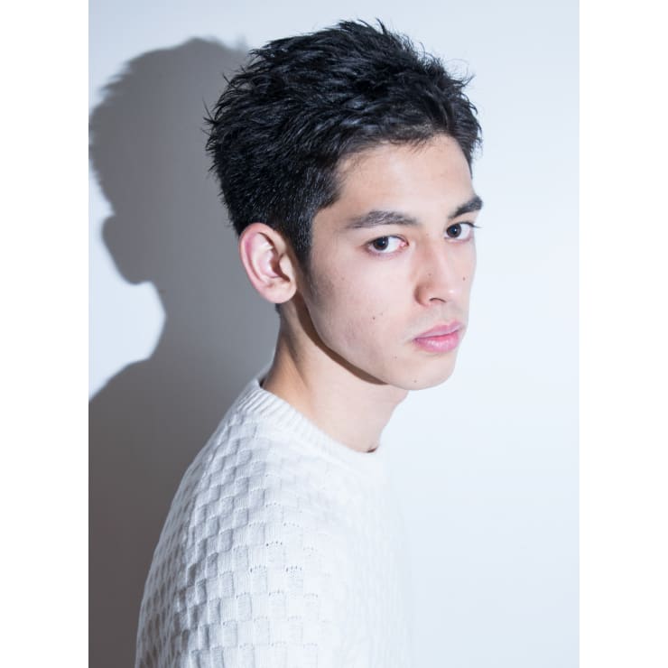 大人立ち上げバングの刈り上げスポーティースタイル Anti アンティ のヘアスタイル 美容院 美容室を予約するなら楽天ビューティ