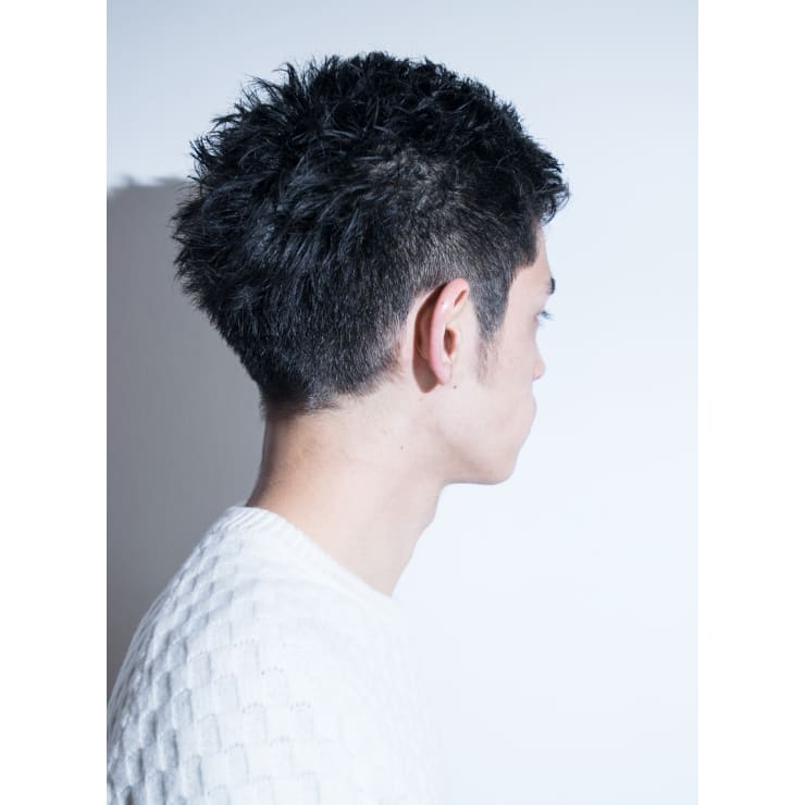 大人立ち上げバングの刈り上げスポーティースタイル Anti アンティ のヘアスタイル 美容院 美容室を予約するなら楽天ビューティ