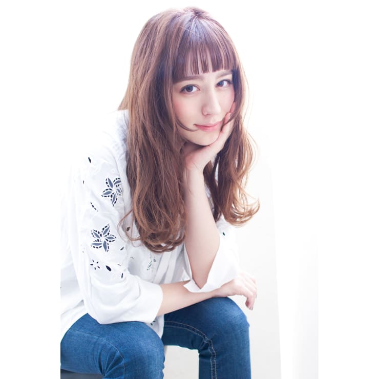 外国人風ショートバングのロングスタイル T １９８ Alice By Afloat アリスバイアフロート のヘアスタイル 美容院 美容室を予約するなら楽天ビューティ