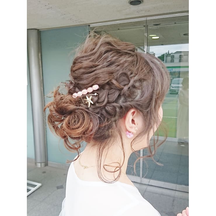 こなれ女子お呼ばれヘアセット Gold Woodpecker ゴールドウッドペッカー のヘアスタイル 美容院 美容室を予約するなら楽天ビューティ