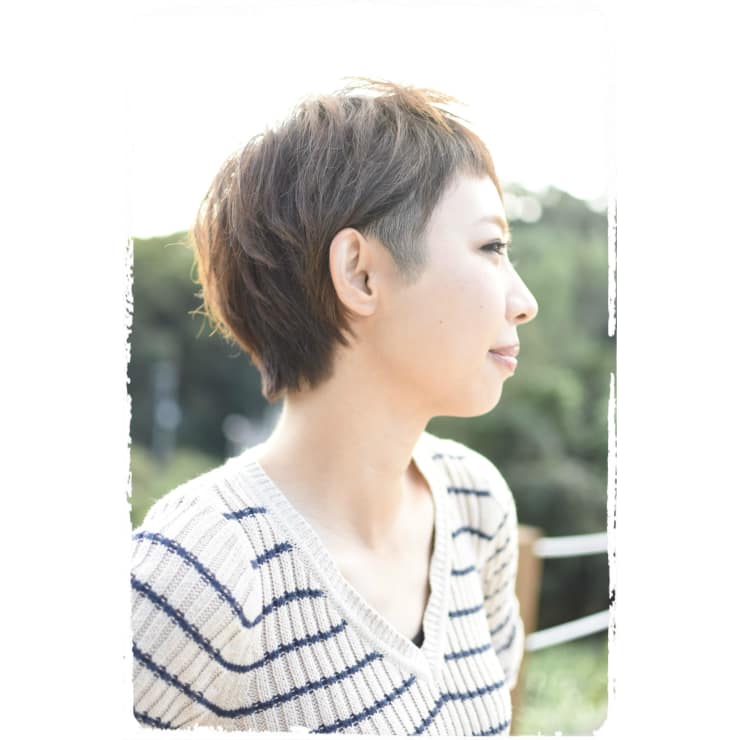 オン眉バングのヘルシーアシメ Short Flor 戸塚 フロール トツカ のヘアスタイル 美容院 美容室を予約するなら楽天ビューティ