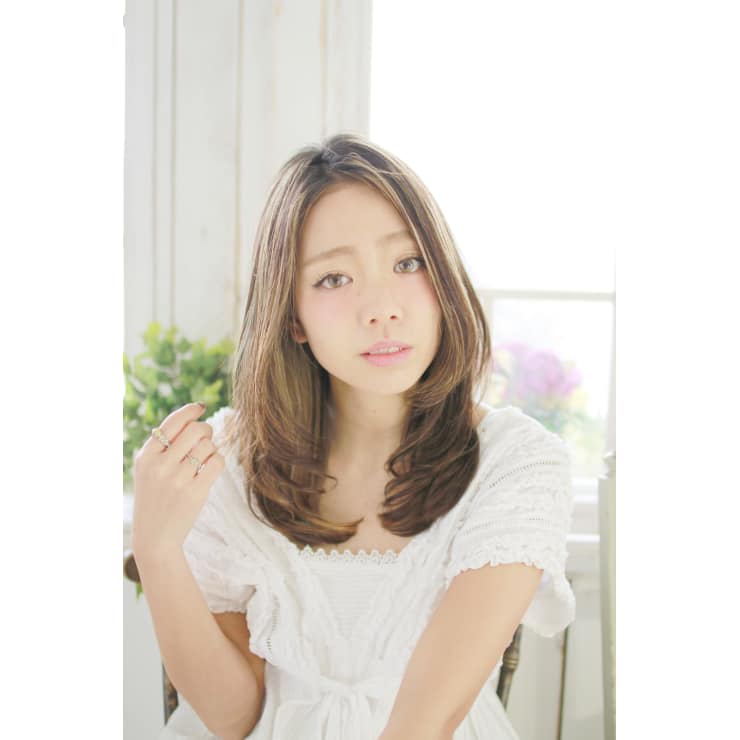 大人な内巻きルーズカール Romeo ロメオ のヘアスタイル 美容院 大人な内巻きルーズカール Romeo ロメオ のヘアスタイル 美容院