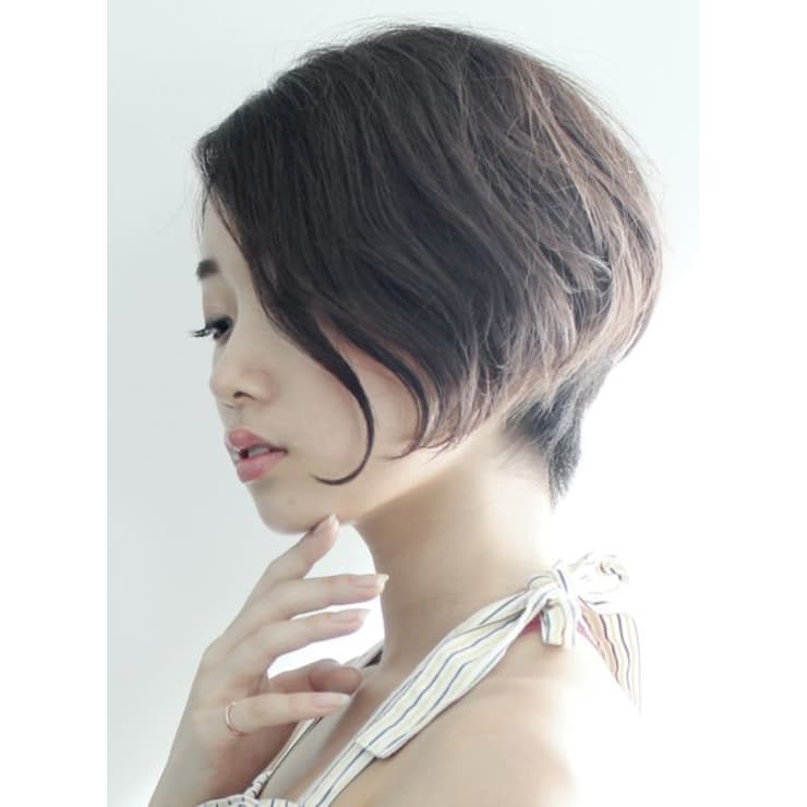 丸顔でも似合う大人のショートボブ Circus By Beautrium 表参道 サーカスバイビュートリアム のヘアスタイル 美容院 美容室を予約するなら楽天ビューティ