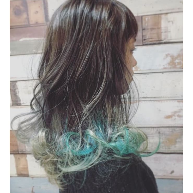 グレージュグラデーション X ターコイズブルー くせ毛に特化した髪質改善サロン Sora クセゲニトッカシタカミシツカイゼンサロン ソラ のヘアスタイル 美容院 美容室を予約するなら楽天ビューティ