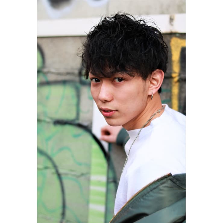 Shift 水嶋ヒロ風セクシーパーマ Mens Onlysalon Shift メンズオンリーサロンシフト のヘアスタイル 美容院 美容室を予約するなら楽天ビューティ