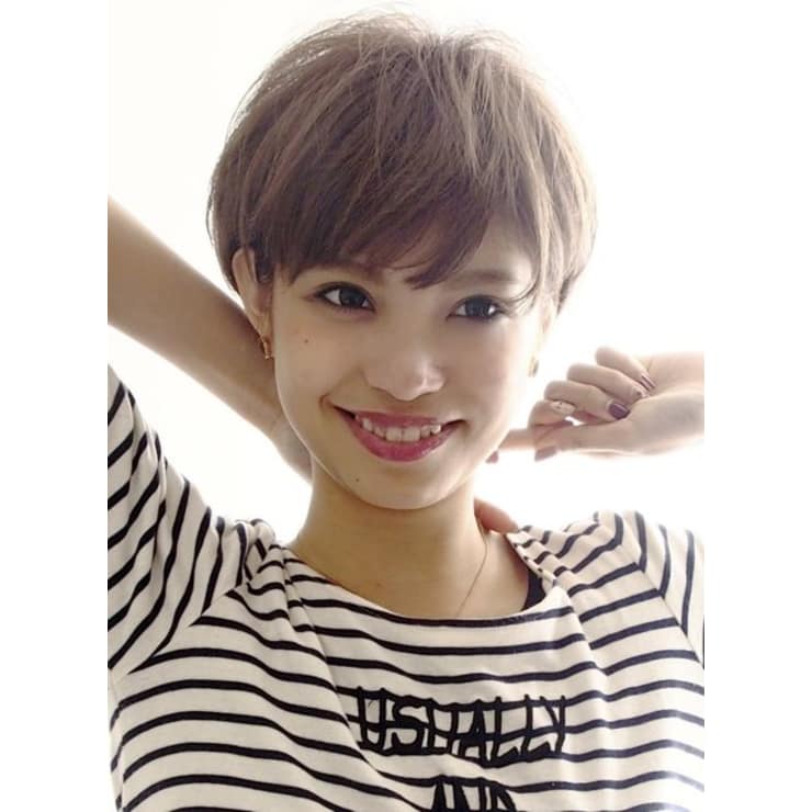 丸顔でも似合う 大人マッシュショート Circus By Beautrium 表参道 サーカスバイビュートリアム のヘアスタイル 美容院 美容室を予約するなら楽天ビューティ