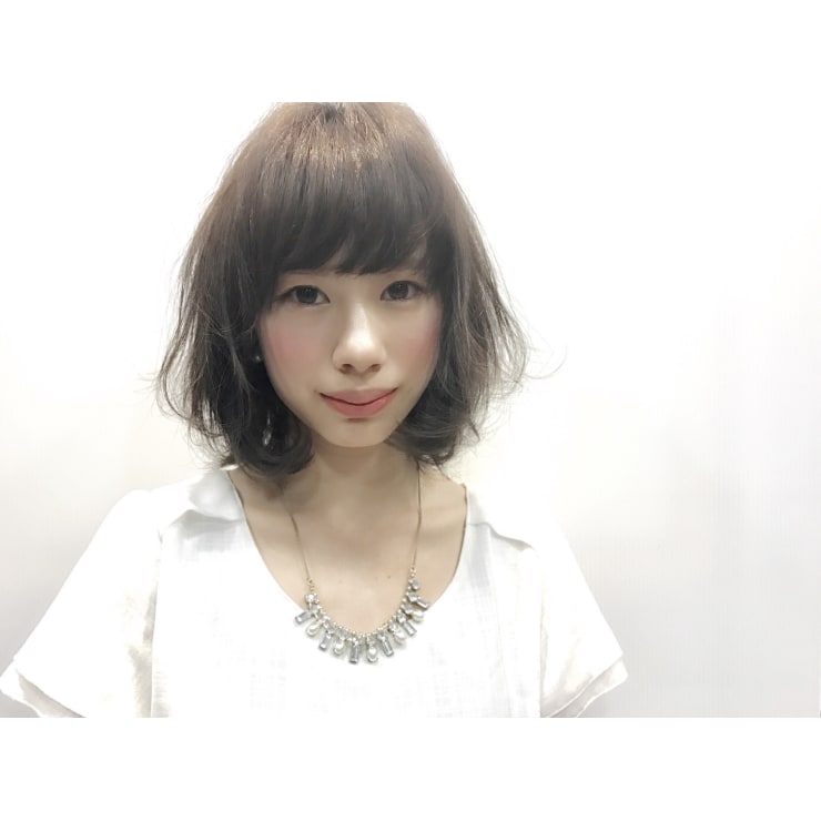 小顔 目力up効果があるボブスタイル 輪郭オールタイプok Lourdes Hair Design ルルドヘアーデザイン のヘアスタイル 美容院 美容室を予約するなら楽天ビューティ