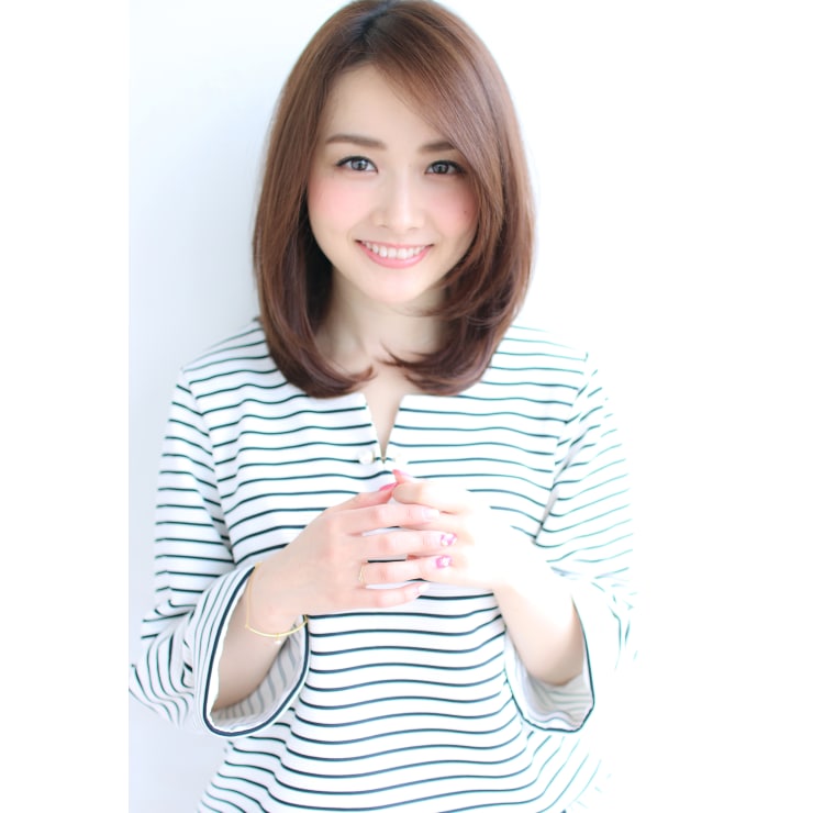 小顔レイヤーなひし形ミディアム H 412 Alice By Afloat アリスバイアフロート のヘアスタイル 美容院 美容室を予約するなら楽天ビューティ