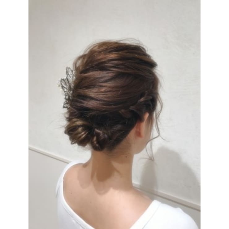 夜会巻き風 ブライダルアップ Lina Beauty Garden リーナ ビューティーガーデン のヘアスタイル 美容院 美容室を予約するなら楽天ビューティ