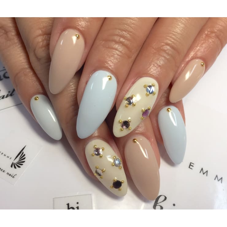 ワンカラービジューネイル Bi Grace Nail ビ グレイスネイル のネイルデザイン ネイル まつげサロンを予約するなら楽天ビューティ