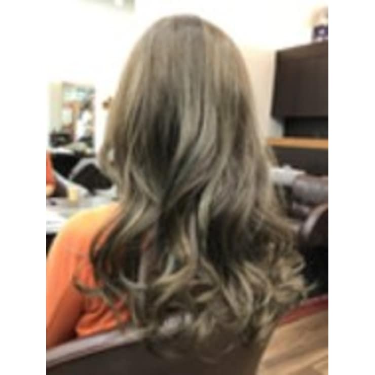 イルミナカラーロングメッシュ Green Room グリーンルーム のヘアスタイル 美容院 美容室を予約するなら楽天ビューティ