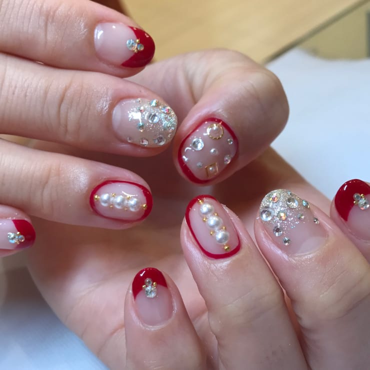 パール使いが上品なおしゃれネイル Nail Salon Chou Chou ネイルサロンシュシュ のネイルデザイン ネイル まつげサロン を予約するなら楽天ビューティ