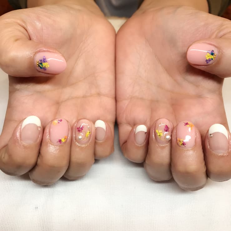 押し花ネイル Nail Salon Chou Chou ネイルサロンシュシュ のネイルデザイン ネイル まつげサロンを予約するなら楽天ビューティ
