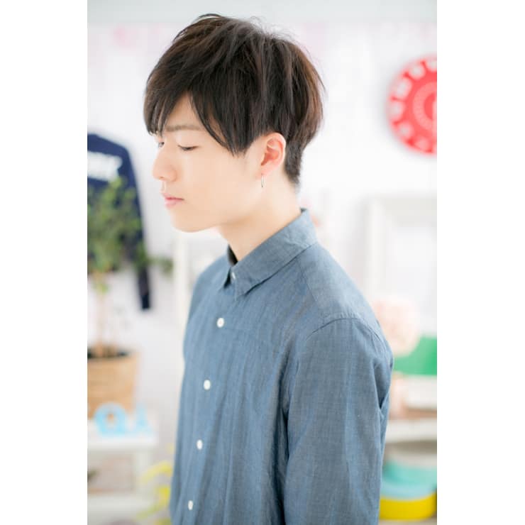 流し前髪で優し気に メンズマッシュショート Miq 日暮里店 ミック のヘアスタイル 美容院 美容室を予約するなら楽天ビューティ