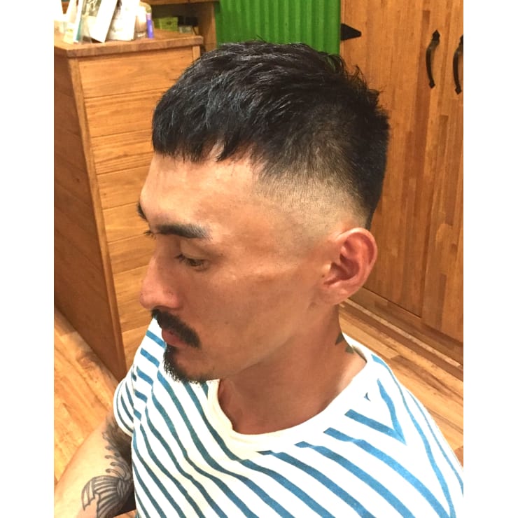 外国人風スキンフェード Hair Studio Romeo ロメオ のヘアスタイル 美容院 美容室を予約するなら楽天ビューティ