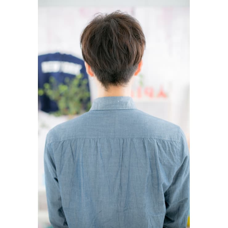 流し前髪で優し気に メンズマッシュショート Miq 赤羽店 ミック のヘアスタイル 美容院 美容室を予約するなら楽天ビューティ