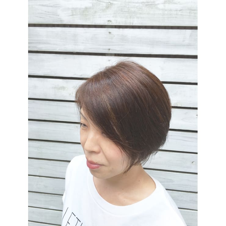 ナチュラルストレートの 大人ショートボブ Chou Chou シュシュ のヘアスタイル 美容院 美容室を予約するなら楽天ビューティ