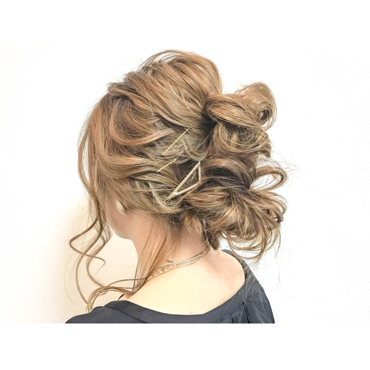 カジュアルヘアアレンジ Tabulab8 タブラボエイト のヘアスタイル 美容院 美容室を予約するなら楽天ビューティ