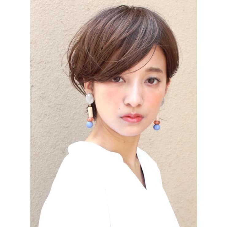 柔らかくて女性らしい 大人のショートボブ Circus By Beautrium 表参道 サーカスバイビュートリアム のヘアスタイル 美容院 美容室を予約するなら楽天ビューティ