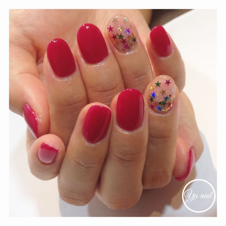 ラズベリーピンク 星 Yu Nail ユーネイル のネイルデザイン ネイル まつげサロンを予約するなら楽天ビューティ