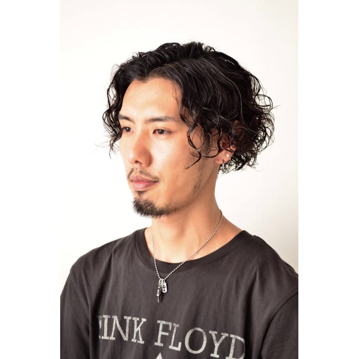 ツーブロック マッシュ黒髪ウェーブ Men S Salon Seven メンズサロン セブン のヘアスタイル 美容院 美容室を予約するなら楽天ビューティ