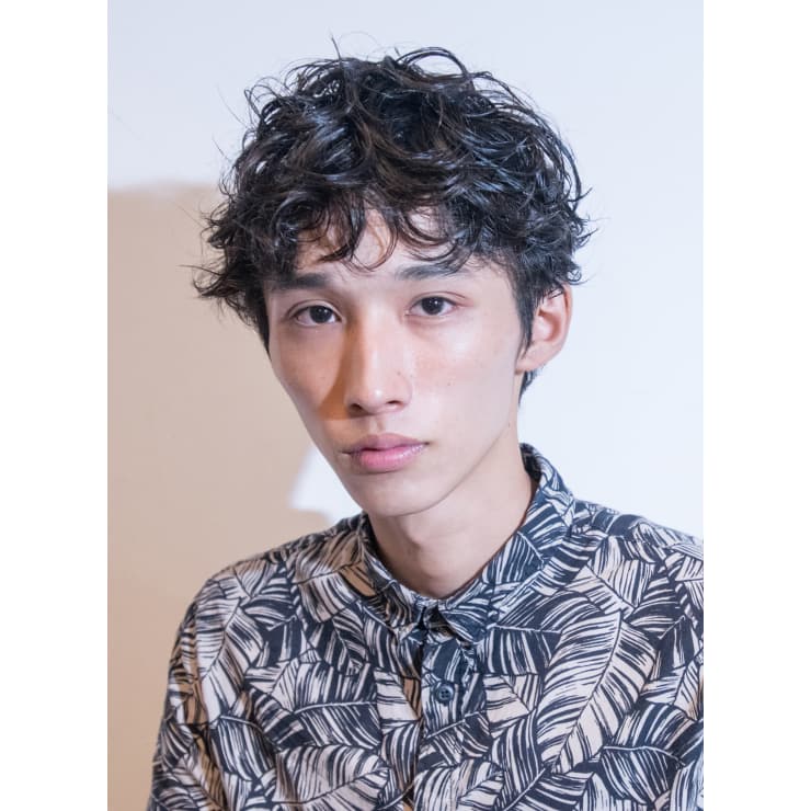 大人メンズ2ブロックマッシュパーマ Anti アンティ のヘアスタイル 美容院 美容室を予約するなら楽天ビューティ