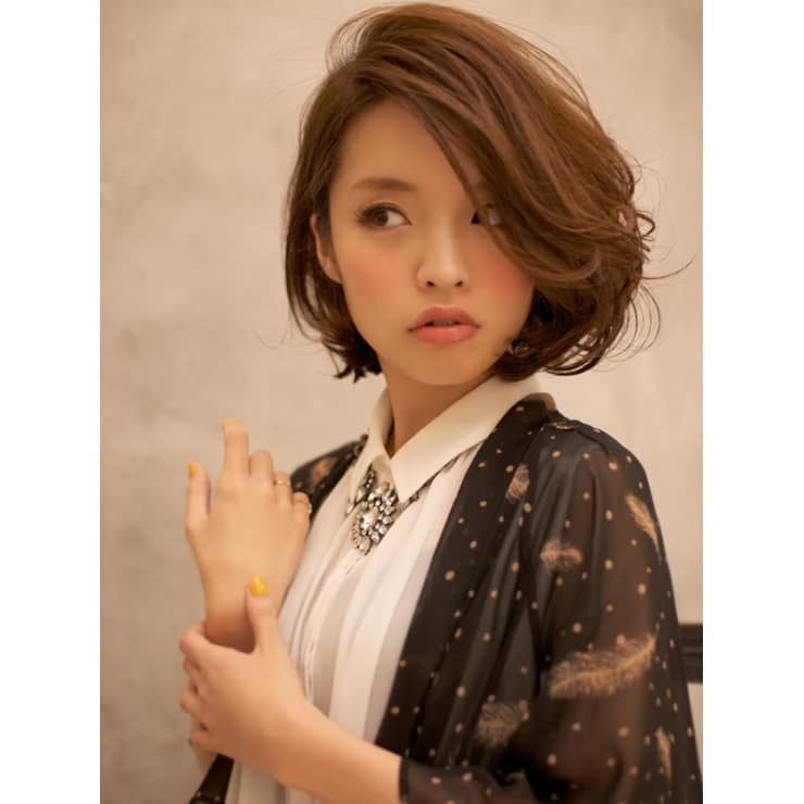 かきあげたニュアンス前髪がクールグラマラスな大人ボブ Bekku Hair Salon ベックヘアサロン のヘアスタイル 美容院 美容室を予約するなら楽天ビューティ