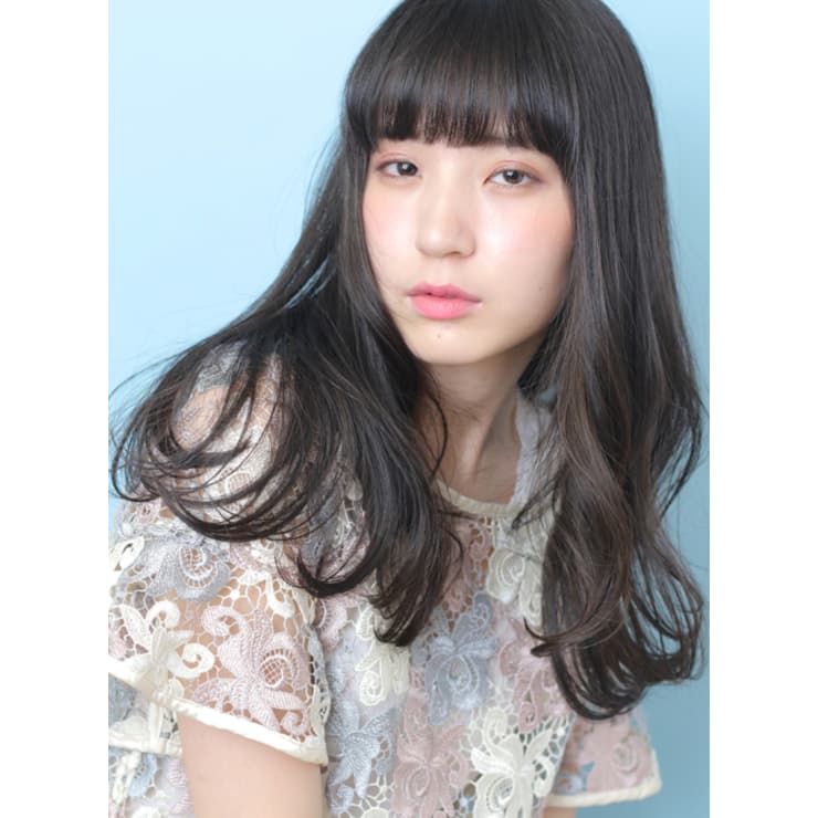 ゆるふわパーマ 大人のニュアンスロング Beautrium Ginza ビュートリアム のヘアスタイル 美容院 美容室を予約するなら楽天ビューティ