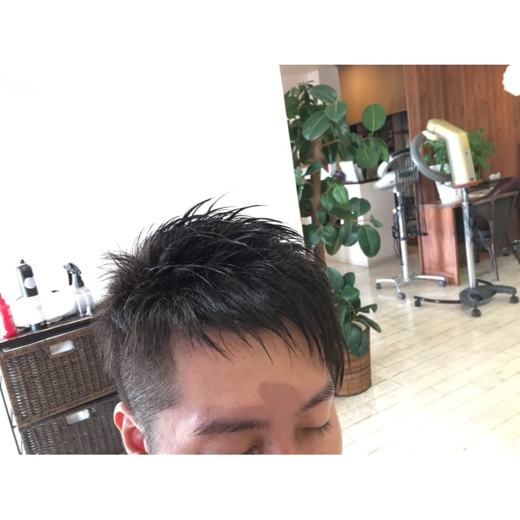 アシメ刈り上げスタイル Arose 荒尾店 アローズ のヘアスタイル 美容院 美容室を予約するなら楽天ビューティ アシメ刈り上げスタイル Arose 荒尾店 アローズ のヘアスタイル 美容院 美容室を予約するなら楽天ビューティ