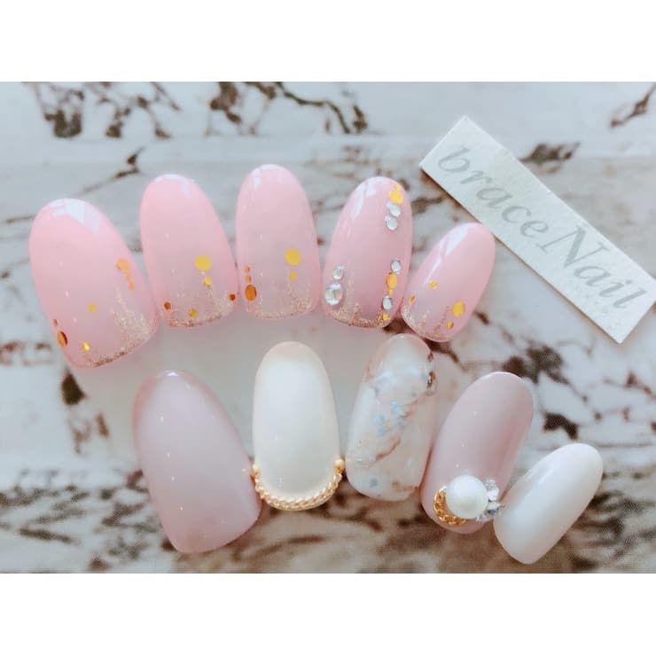 有名ファッション雑誌にも多数掲載 Brace Nail ブレスネイル のこだわり特集 ネイル まつげサロンを予約するなら楽天ビューティ