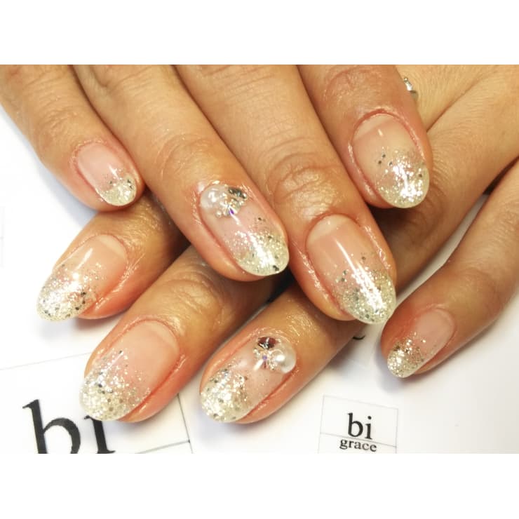 シンプルラメグラデーションネイル Bi Grace Nail ビ グレイスネイル のネイルデザイン ネイル まつげサロンを予約するなら楽天ビューティ