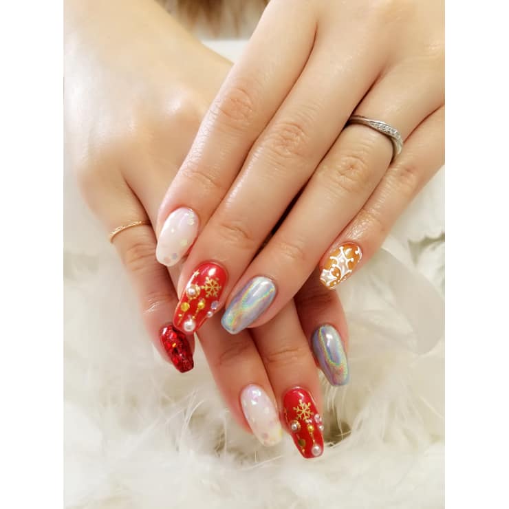 クリスマスネイル Kurara ジェルネイルスクール サロン クララジェルネイルスクールアンドサロン のネイルデザイン ネイル まつげサロンを予約するなら楽天ビューティ