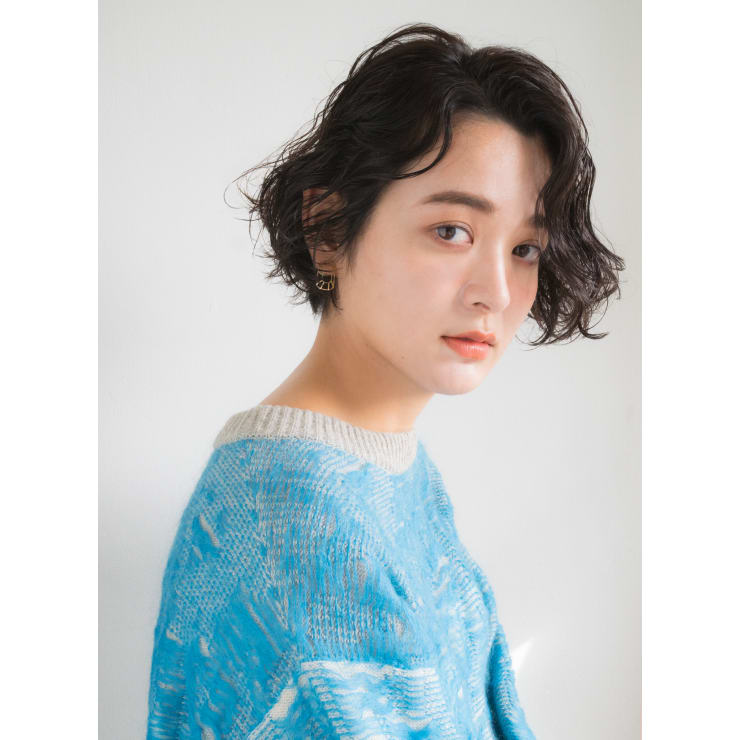 黒髪でおしゃれ 30代にオススメのマニッシュショーボブパーマ Anti アンティ のヘアスタイル 美容院 美容室を予約するなら楽天ビューティ 黒髪でおしゃれ 30代にオススメのマニッシュショーボブパーマ Anti アンティ のヘアスタイル 美容院 美容室を予約するなら楽天ビューティ