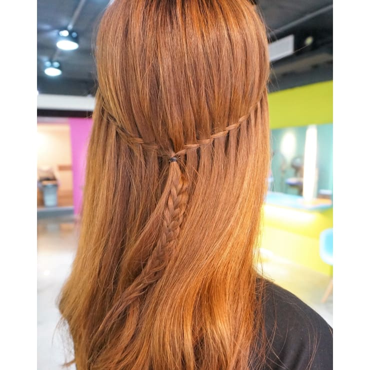 ウォーターフォール編み込みアレンジ Ruler Hair Dressing ルーラーヘアドレッシング のヘアスタイル 美容院 美容室を予約するなら楽天ビューティ