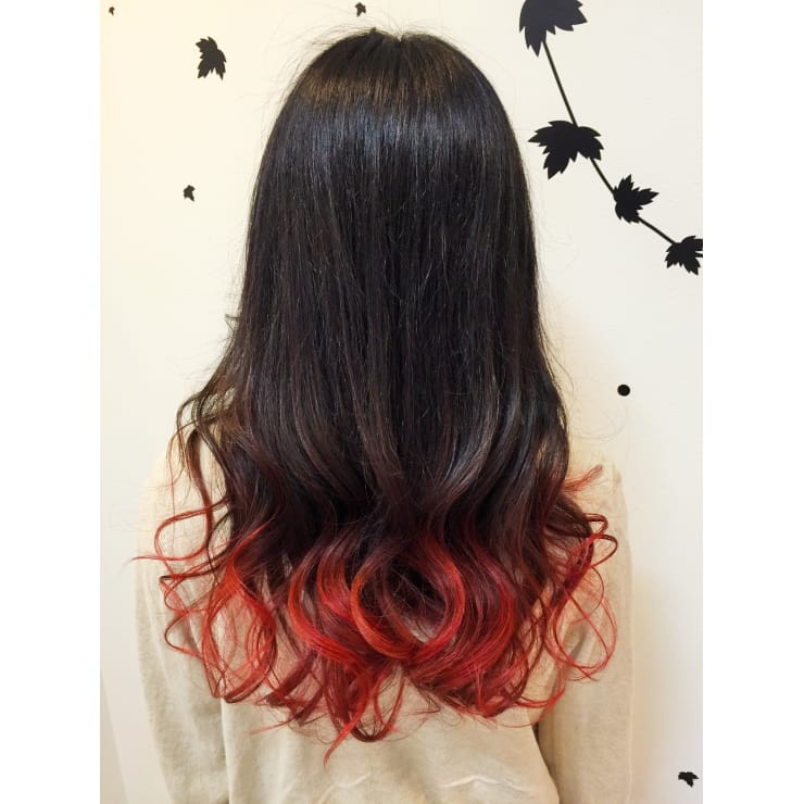 毛先を赤系のグラデーションカラ Plcra Hair Art プルクラヘアーアート のヘアスタイル 美容院 美容室を予約するなら楽天ビューティ
