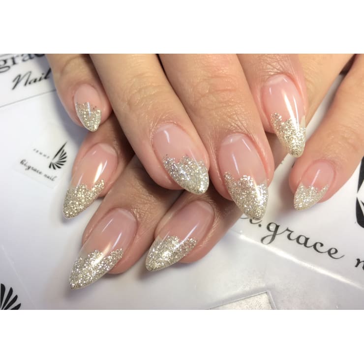 変形フレンチ Bi Grace Nail ビ グレイスネイル のネイルデザイン ネイル まつげサロンを予約するなら楽天ビューティ