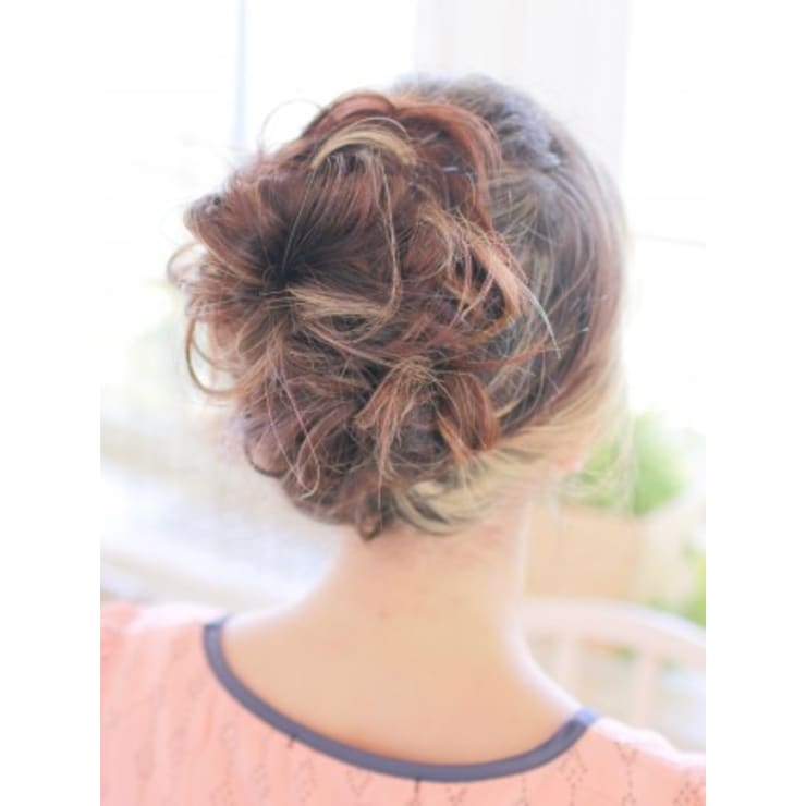 シルエットが綺麗なアップスタイル Hair Make Nalu 荻窪西口 すずらん通り店 ヘアメイク ナル オギクボニシグチテン スズランドオリテン のヘアスタイル 美容院 美容室を予約するなら楽天ビューティ