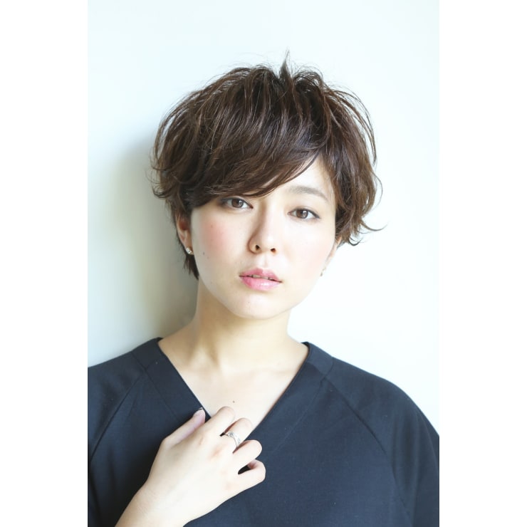 前髪長めのスウィングショートボブ Orque 札幌大通 オルクサッポロオオドオリ のヘアスタイル 美容院 美容室を予約するなら楽天ビューティ