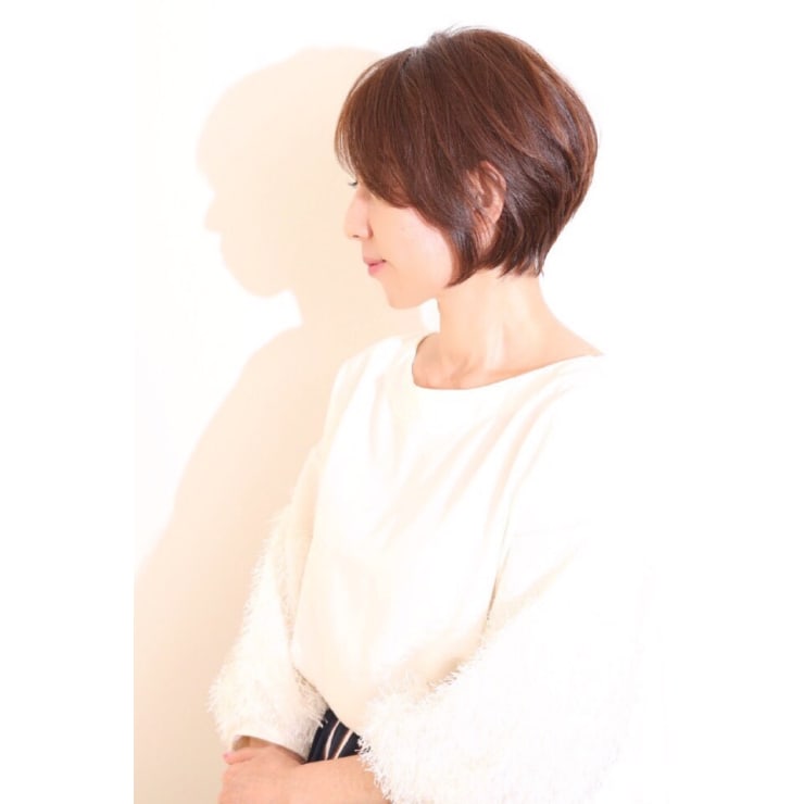 ショートボブ ミセス ナチュラルブラウン Lacrima ラクリマ のヘアスタイル 美容院 美容室を予約するなら楽天ビューティ
