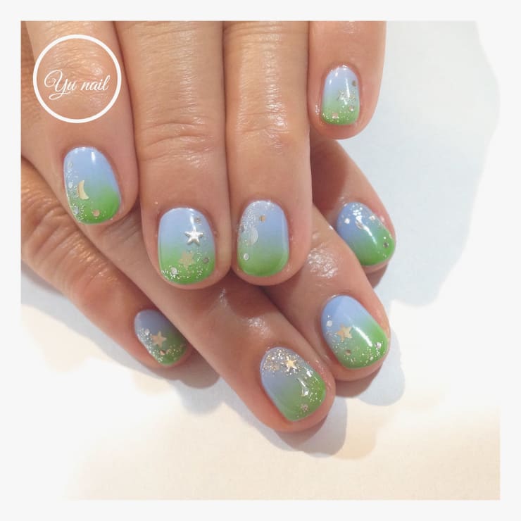 ブルーグレー ライムグリーングラデーションネイル Yu Nail ユーネイル のネイルデザイン ネイル まつげサロンを予約するなら楽天ビューティ