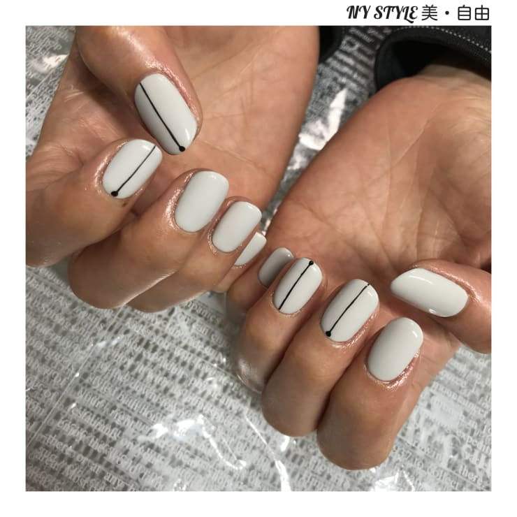 スタイリッシュネイル Ny Style 美 自由 ニューヨークスタイル ビジュー のネイルデザイン ネイル まつげサロンを予約するなら楽天ビューティ