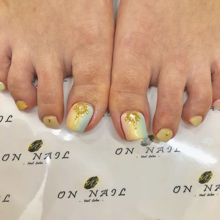 ユニコーンネイル Nail Eyelash On Nail越谷春日部店 オンネイルコシガヤカスカベテン のネイルデザイン ネイル まつげサロンを予約するなら楽天ビューティ
