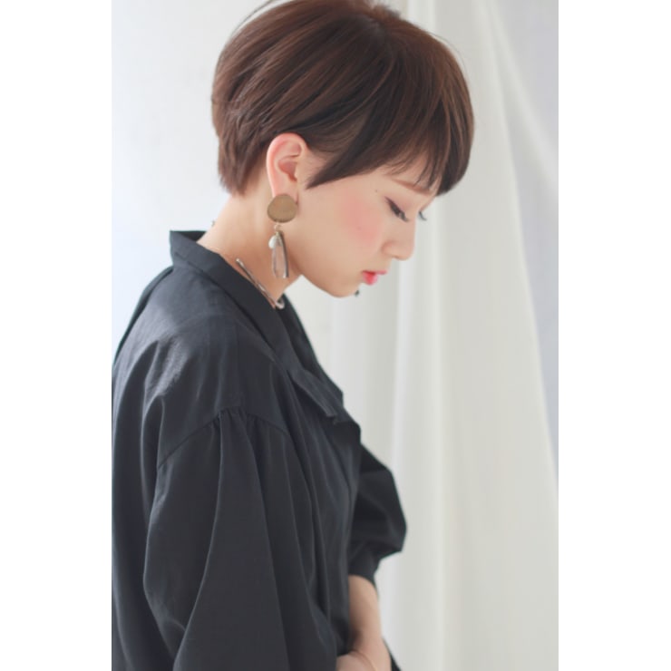 オン眉バング ジェンダーレスモードショート Door Bell Hair Living ドアベルヘアーリビング のヘアスタイル 美容院 美容室を予約するなら楽天ビューティ